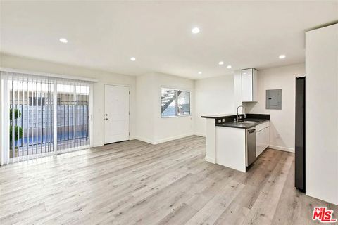 Photo of 5529 Bonner Avenue #2, North Hollywood, CA 91601 (MLS # 26814369)