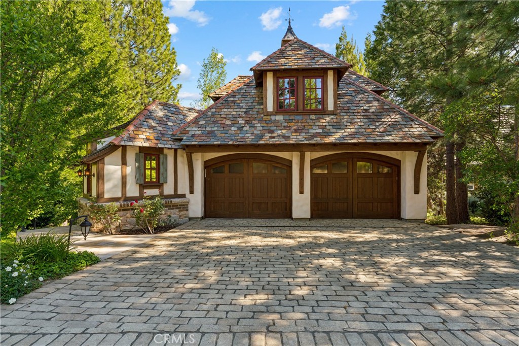 27596 High Knoll
