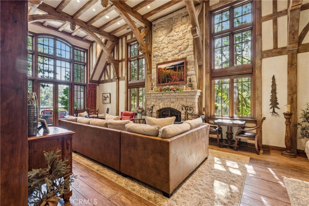 27596 High Knoll