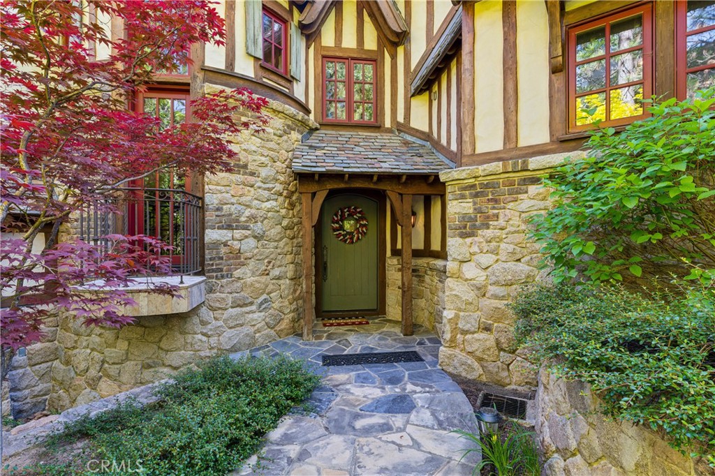 27596 High Knoll
