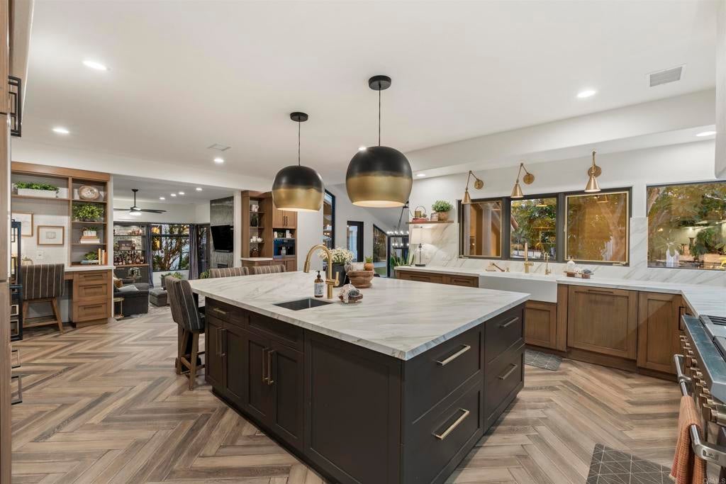 17940 Avenida Alondra