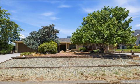 Photo of 20317 Weston Avenue, Tehachapi, CA 93561 (MLS # SR26132673)