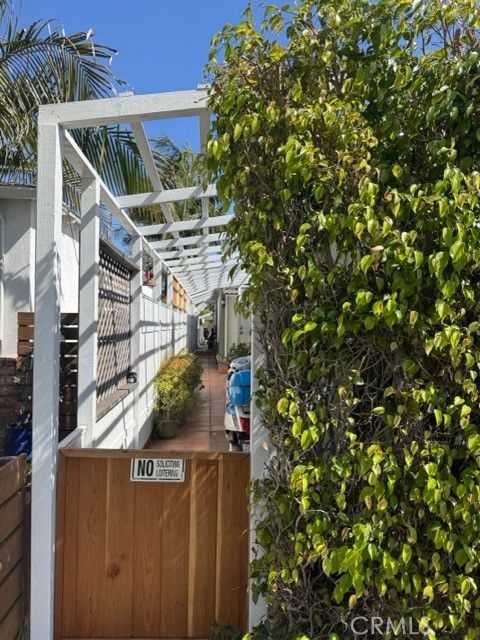 Photo of 714 Ocean Park Boulevard #C, Santa Monica, CA 90405 (MLS # SR26093082)