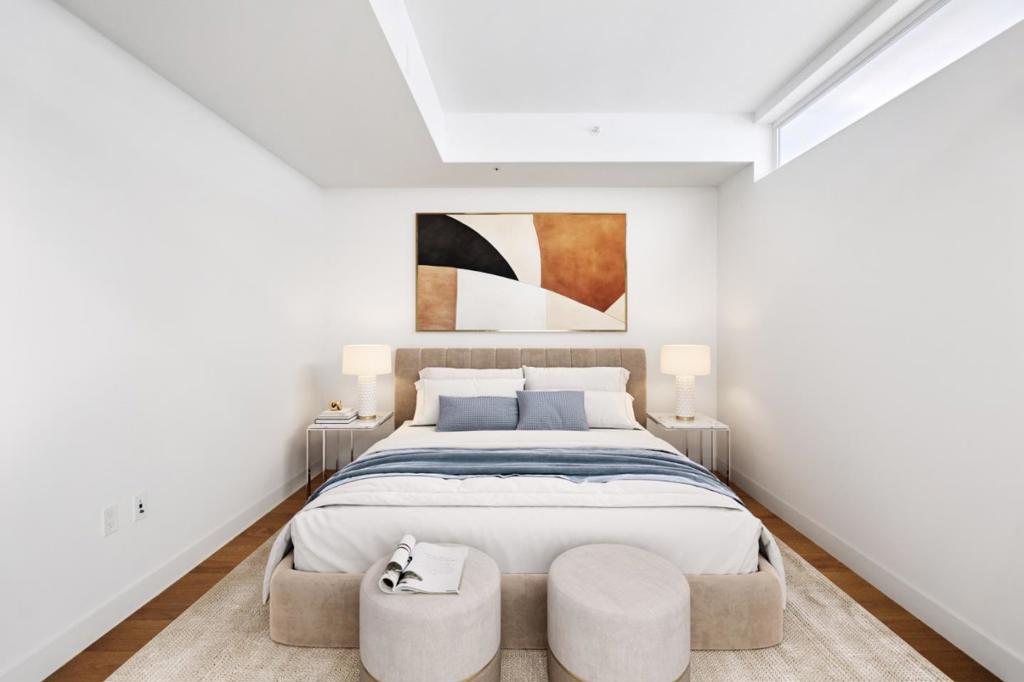 188 W Saint James Street 11009