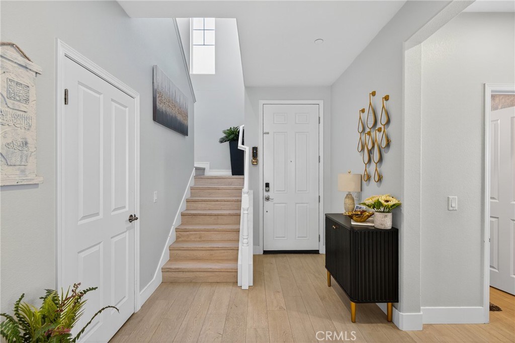 Four Oaks (4OAK) - Residential Lease