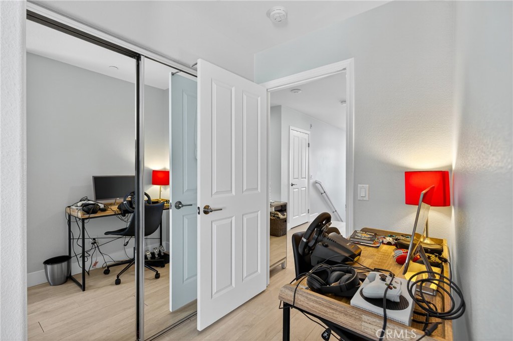 Four Oaks (4OAK) - Residential Lease