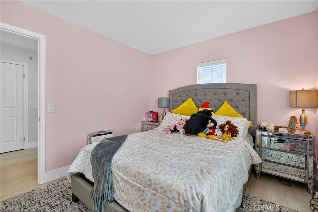 Four Oaks (4OAK) - Residential Lease