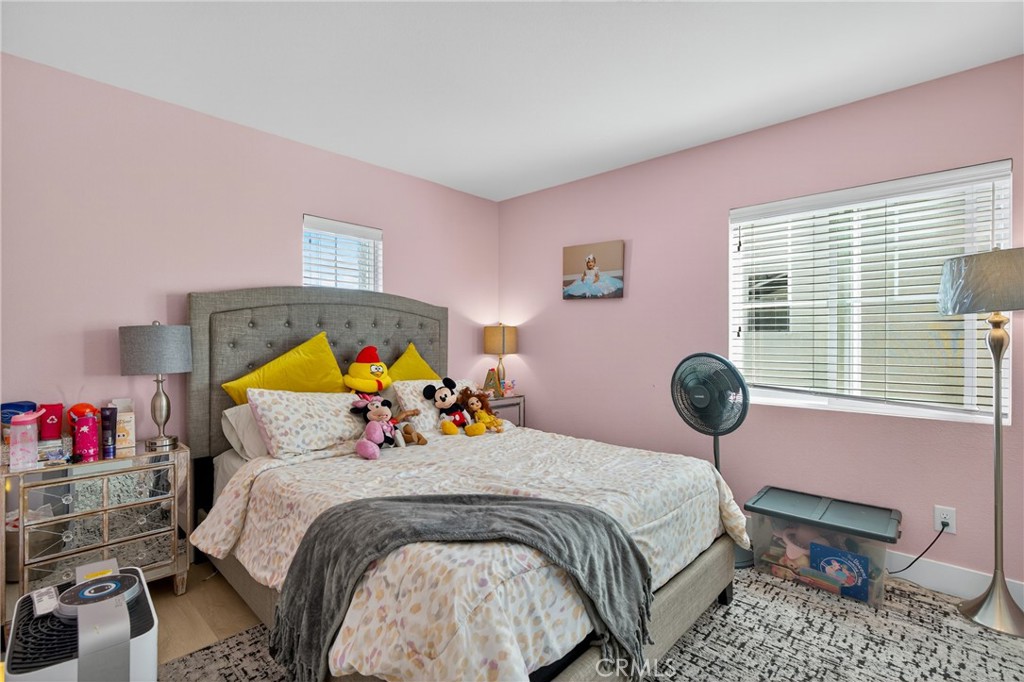 Four Oaks (4OAK) - Residential Lease