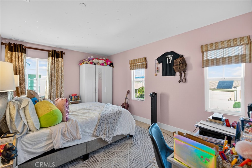 Four Oaks (4OAK) - Residential Lease