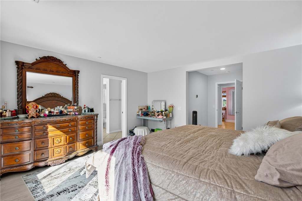 Four Oaks (4OAK) - Residential Lease