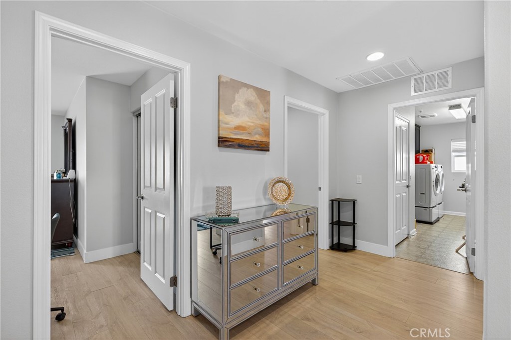 Four Oaks (4OAK) - Residential Lease