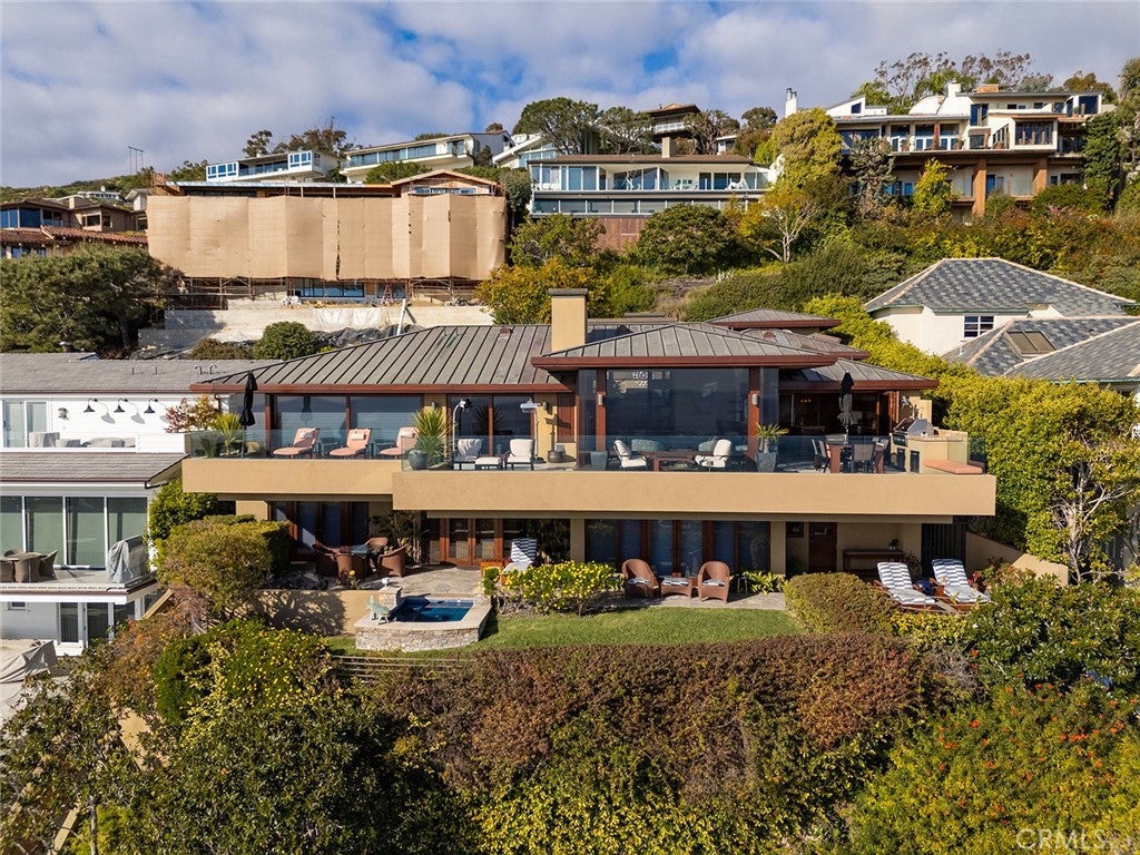 1119 Emerald Bay