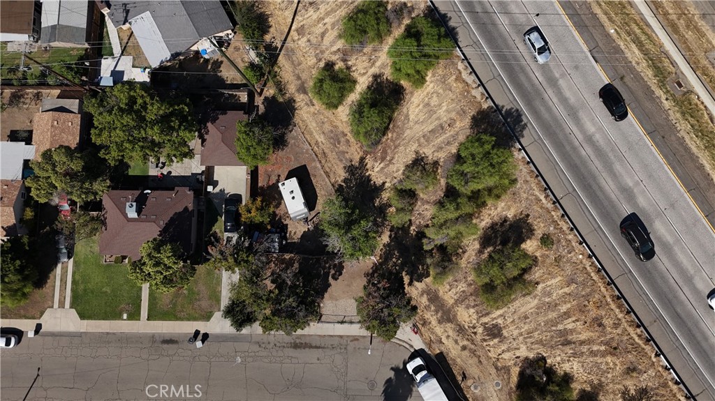 2243 E Cambridge Avenue