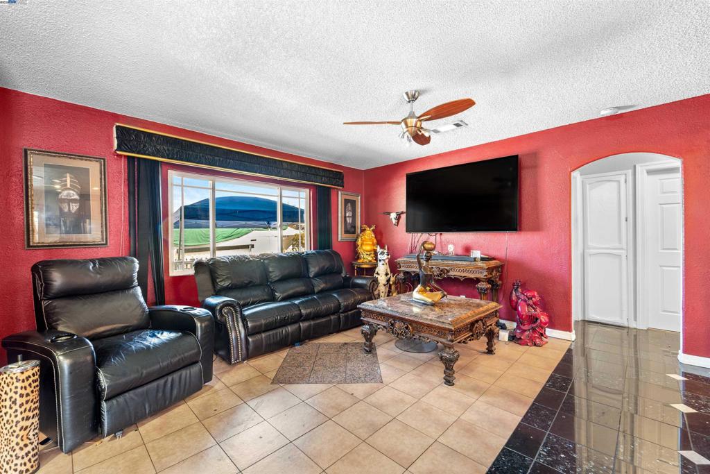 357 White Dr