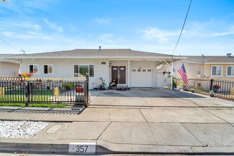 Photo of 357 White Dr Dr, Hayward, CA 94544 (MLS # 41108497) Photo of 357 White Dr Dr, Hayward, CA 94544 (MLS # 41108497)