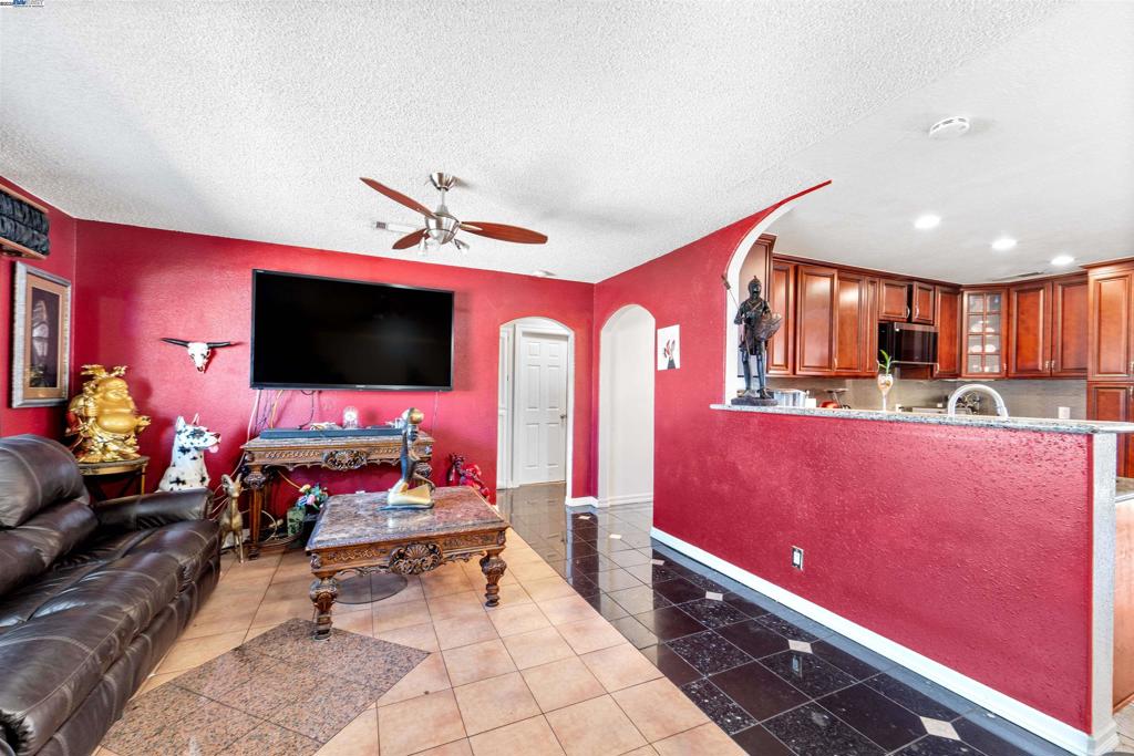 357 White Dr