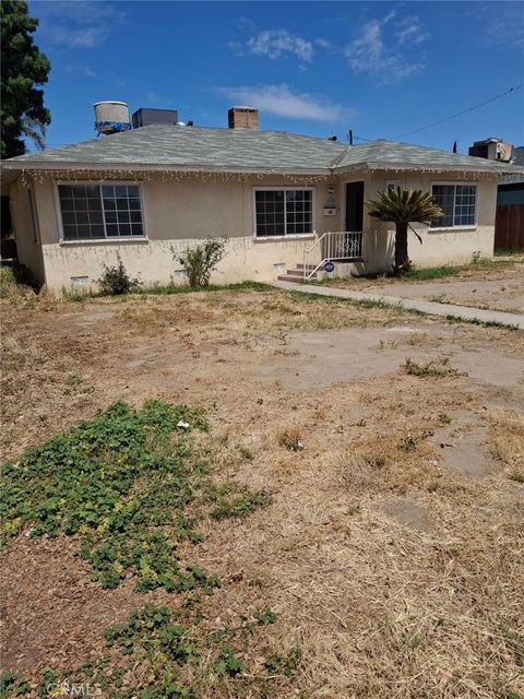 Photo of 1710 Shamrock Way, Bakersfield, CA 93304 (MLS # CV26093104)