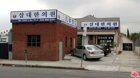 220 N Oxford Avenue Los Angeles CA 90004