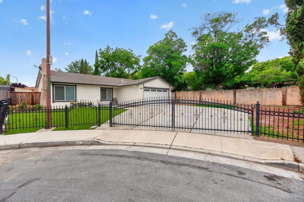 295 Esmeralda Court