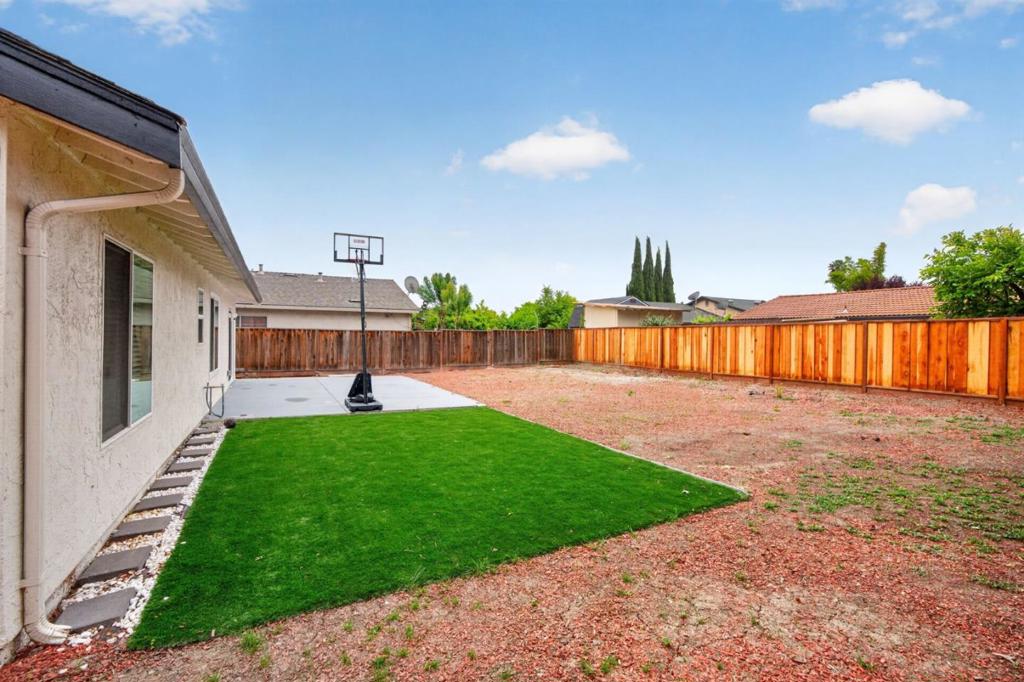 295 Esmeralda Court