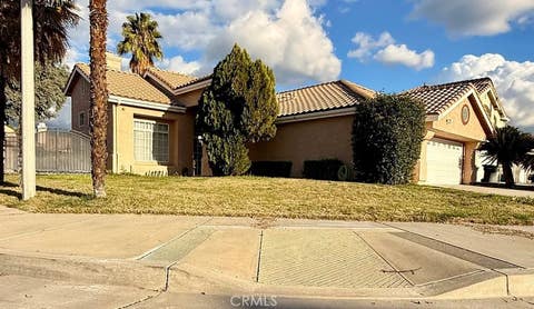 Photo of 1217 Avenida Roundelay, San Jacinto, CA 92583 (MLS # SW26186354)