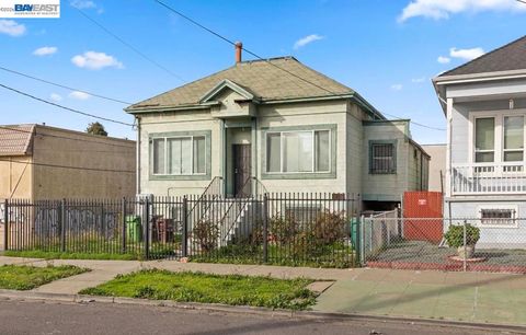 Photo of 1433 15th Avenue Ave, Oakland, CA 94606 (MLS # 41130459)