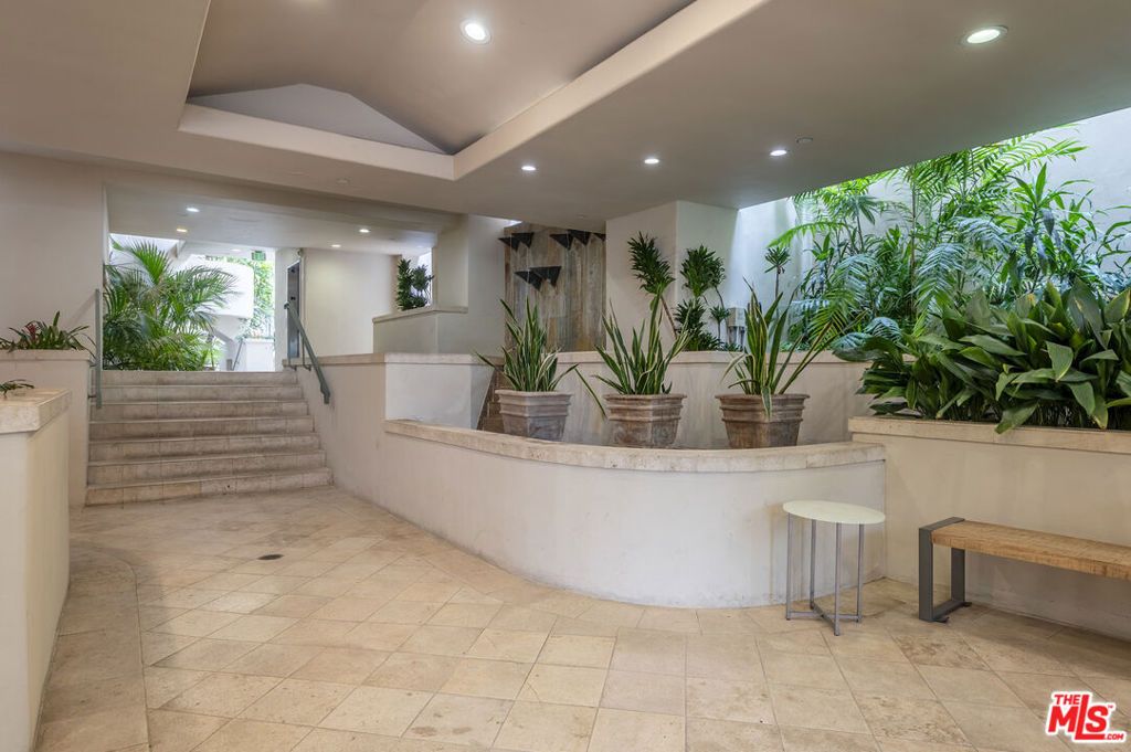Photo of 15425 Antioch Street #201, Pacific Palisades, CA 90272 (MLS # 25577855)