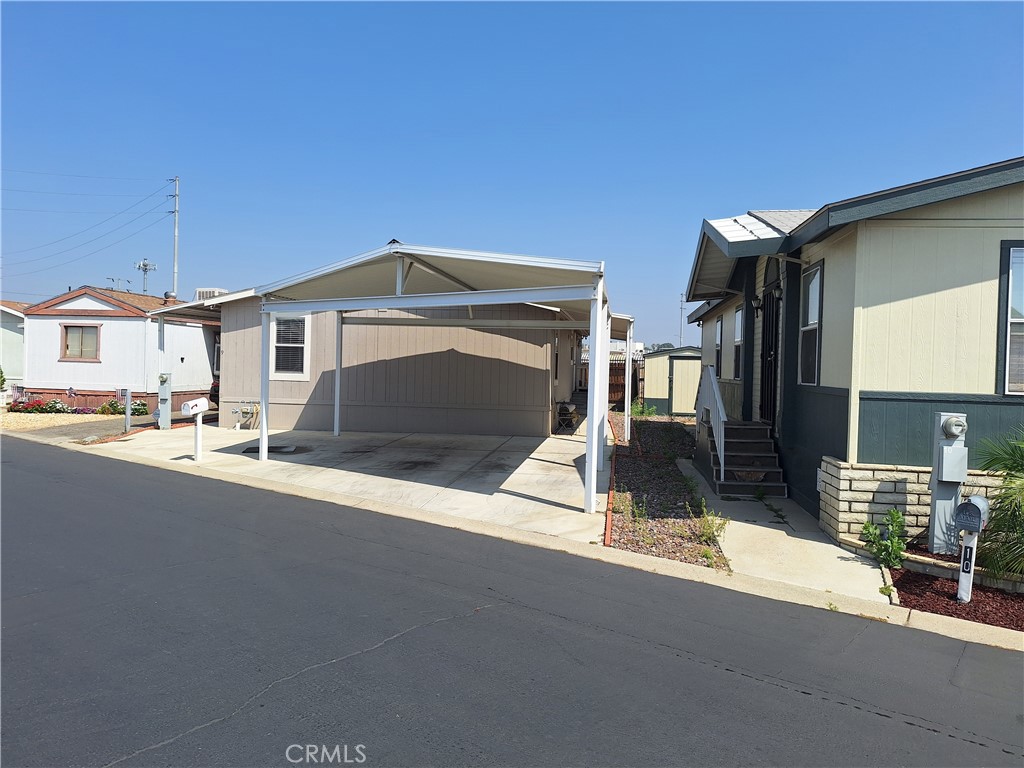 135 N. Pepper Avenue