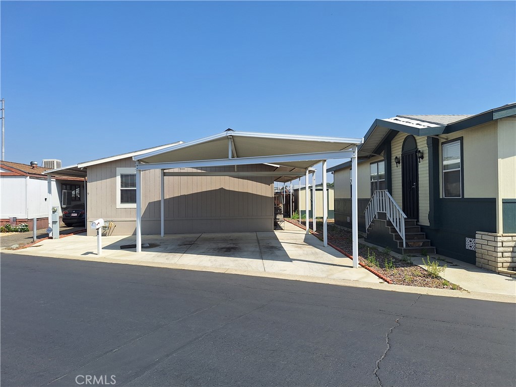 135 N. Pepper Avenue