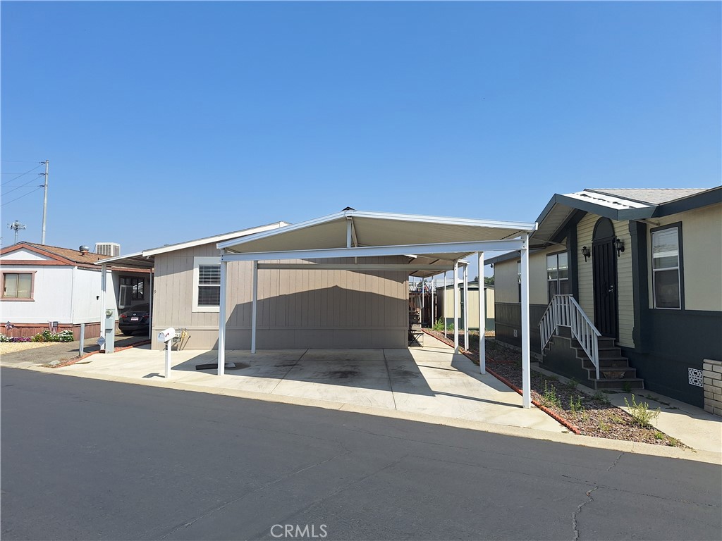 135 N. Pepper Avenue