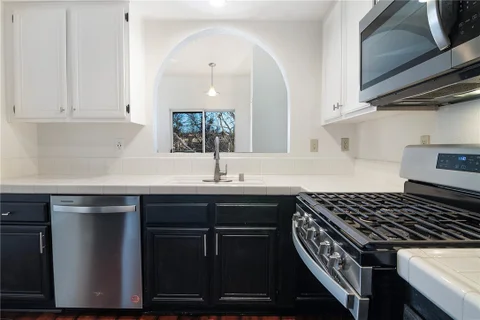 MLS: BB26111031
