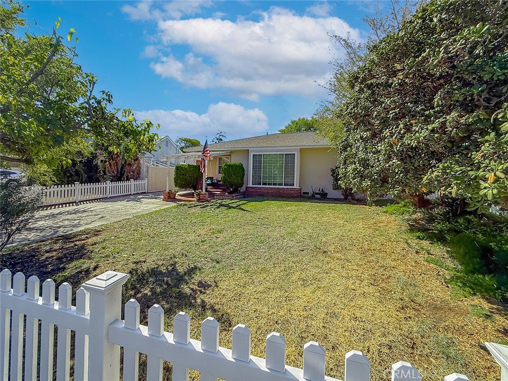 Photo of 6223 Klump Ave, North Hollywood, CA 91606 (MLS # SR25242455)