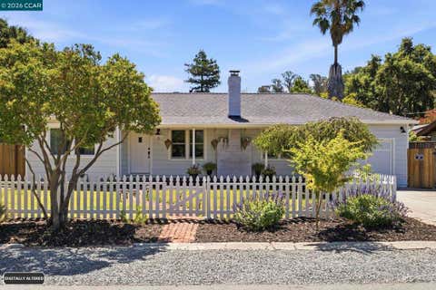 Photo of 8 Lander Dr DR, Martinez, CA 94553 (MLS # 41143947)