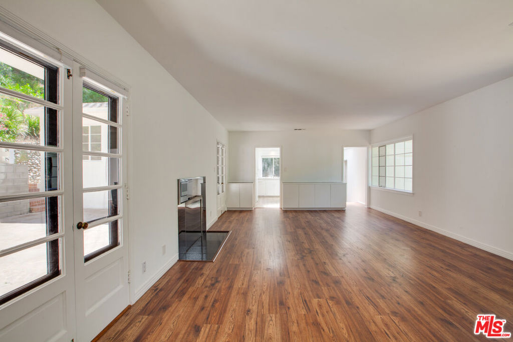 10321 Chrysanthemum Lane