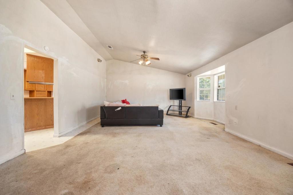 1633 New Long Valley Road