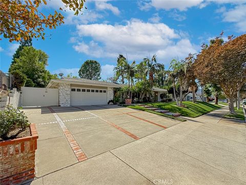 Photo of 17424 Superior, Northridge, CA 91325 (MLS # SR25254558)