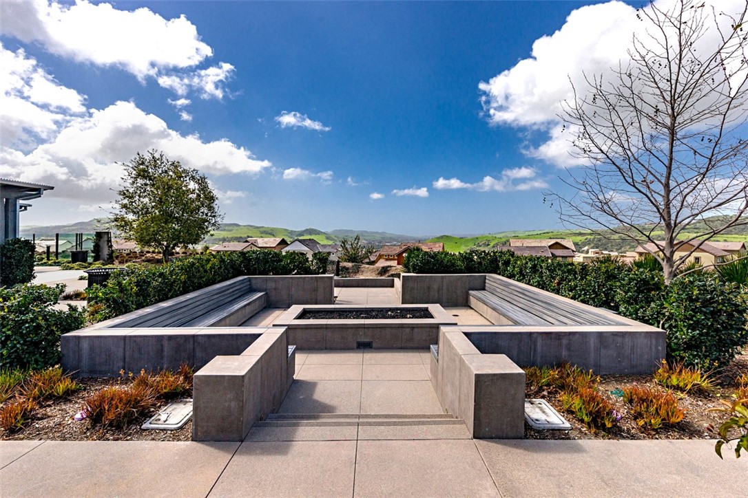 Heirloom (ESHEIR) - Residential Lease