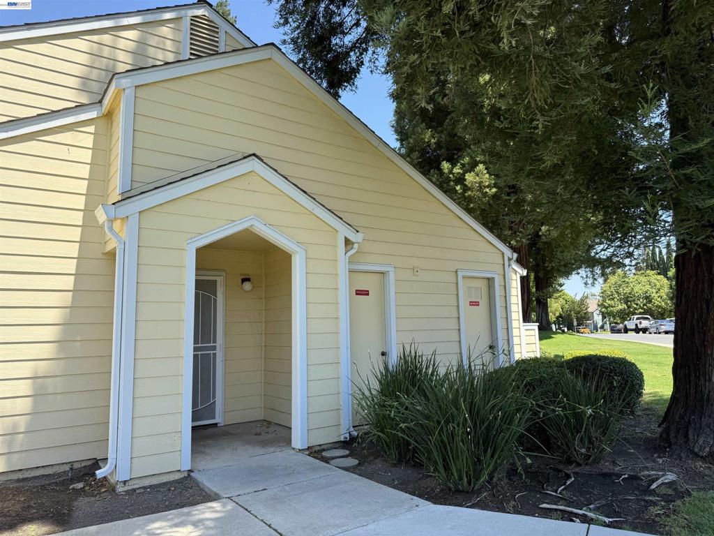 2714 Harvest Ln
