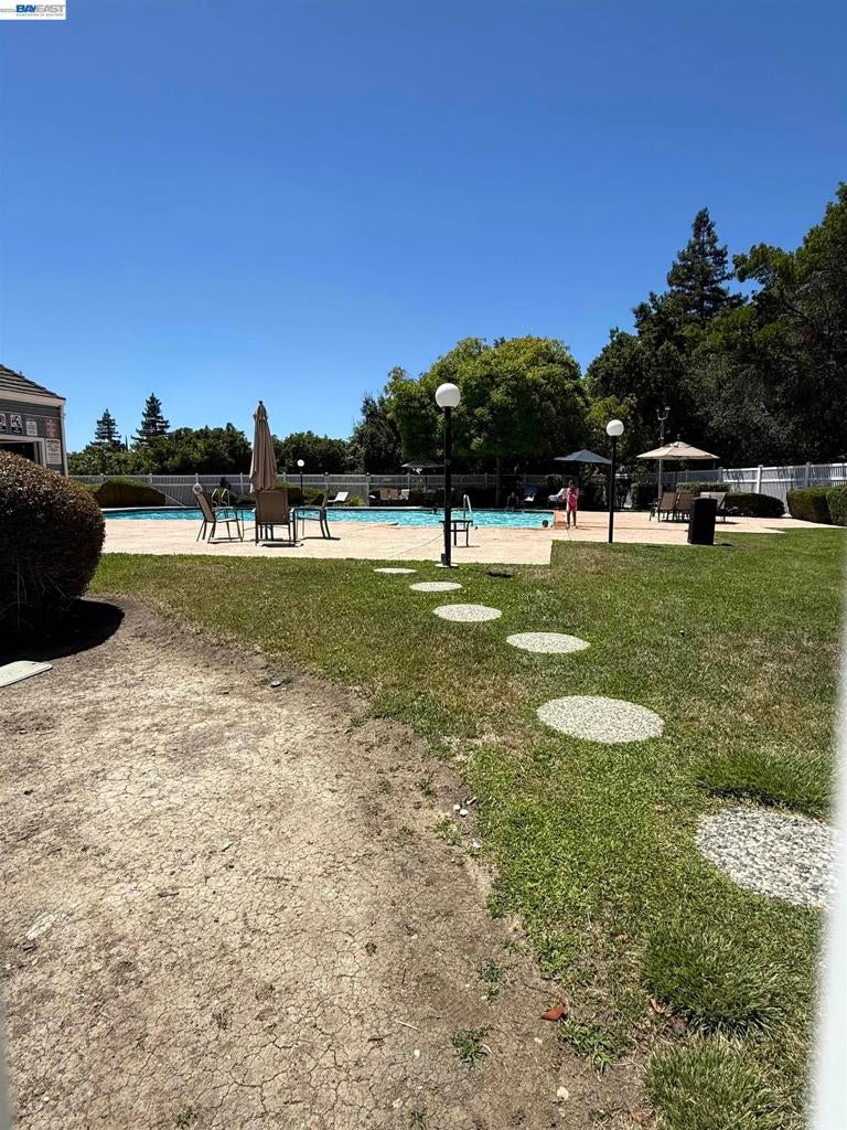 2714 Harvest Ln