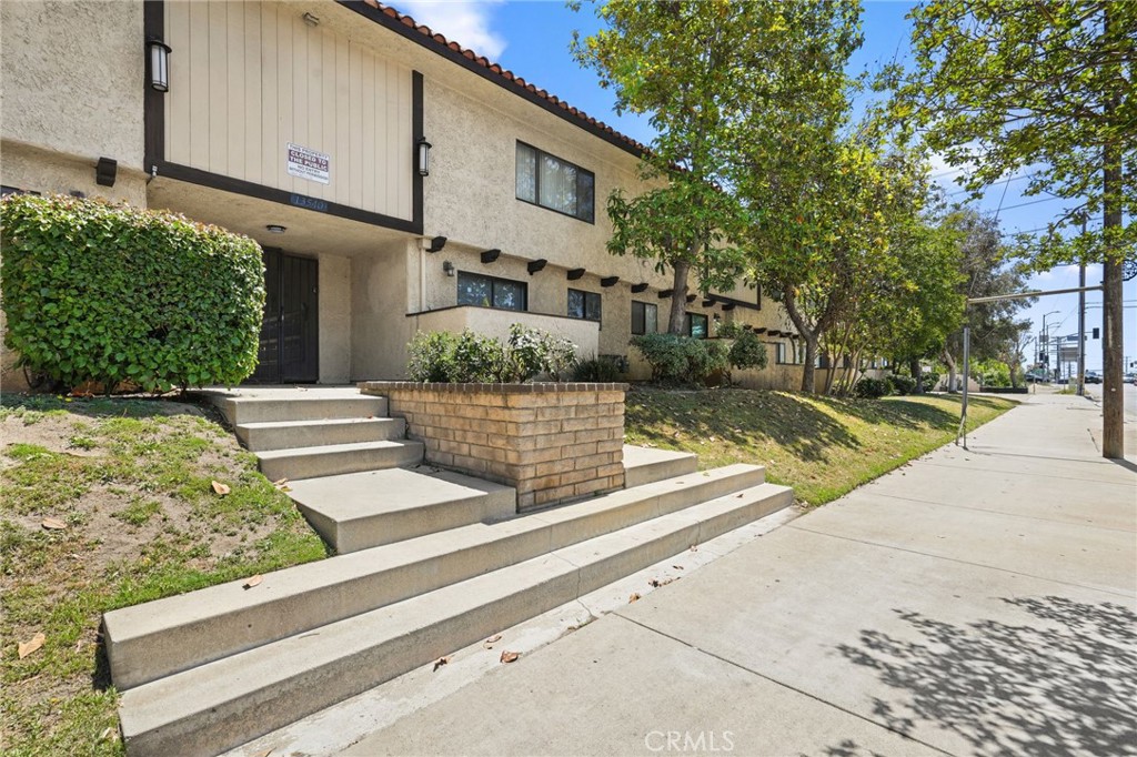13540 hubbard street 21
