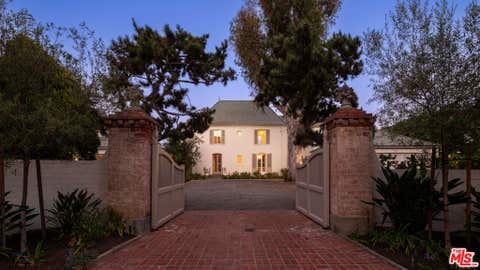 Photo of 528 Chautauqua Boulevard, Los Angeles, CA 90272 (MLS # 26865925)
