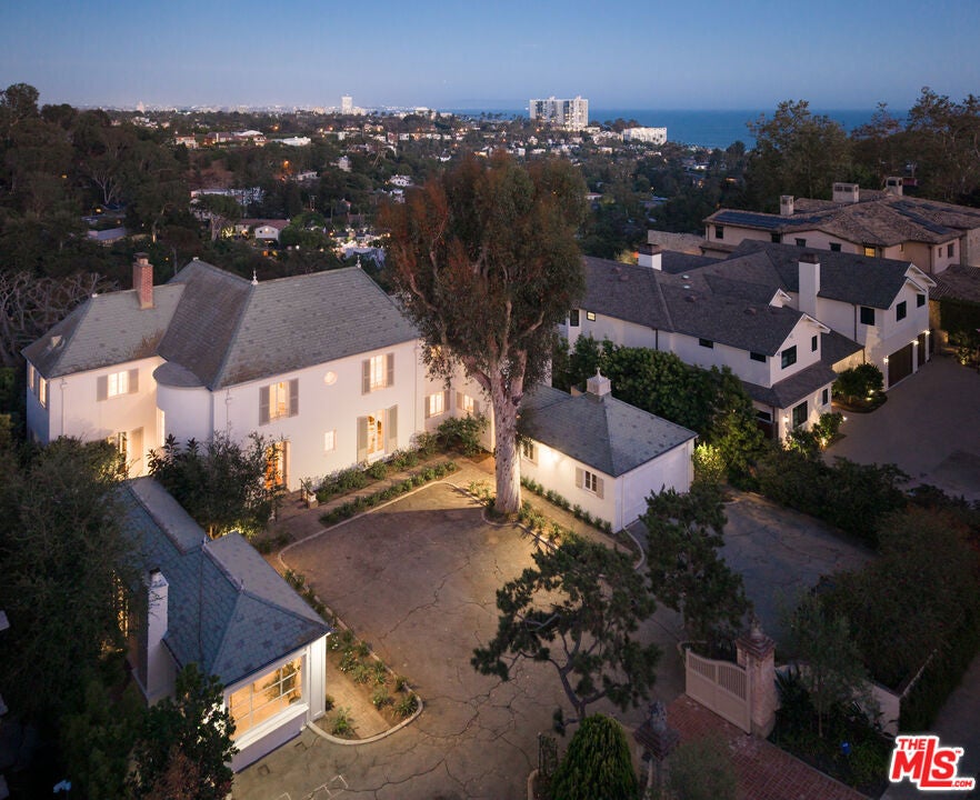 528 Chautauqua Boulevard