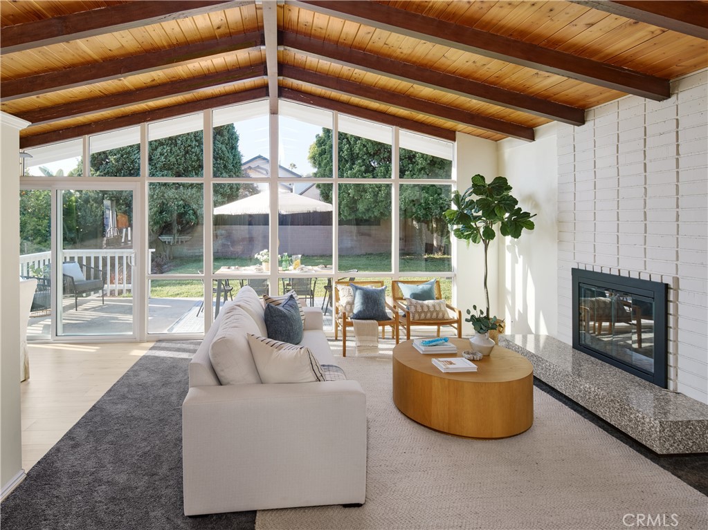 705 W Palm