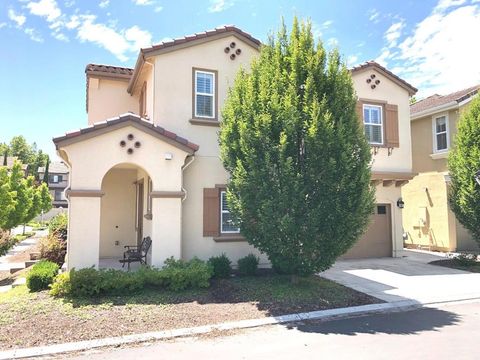 Photo of 3273 La Rochelle Way, San Jose, CA 95135 (MLS # ML82031086)