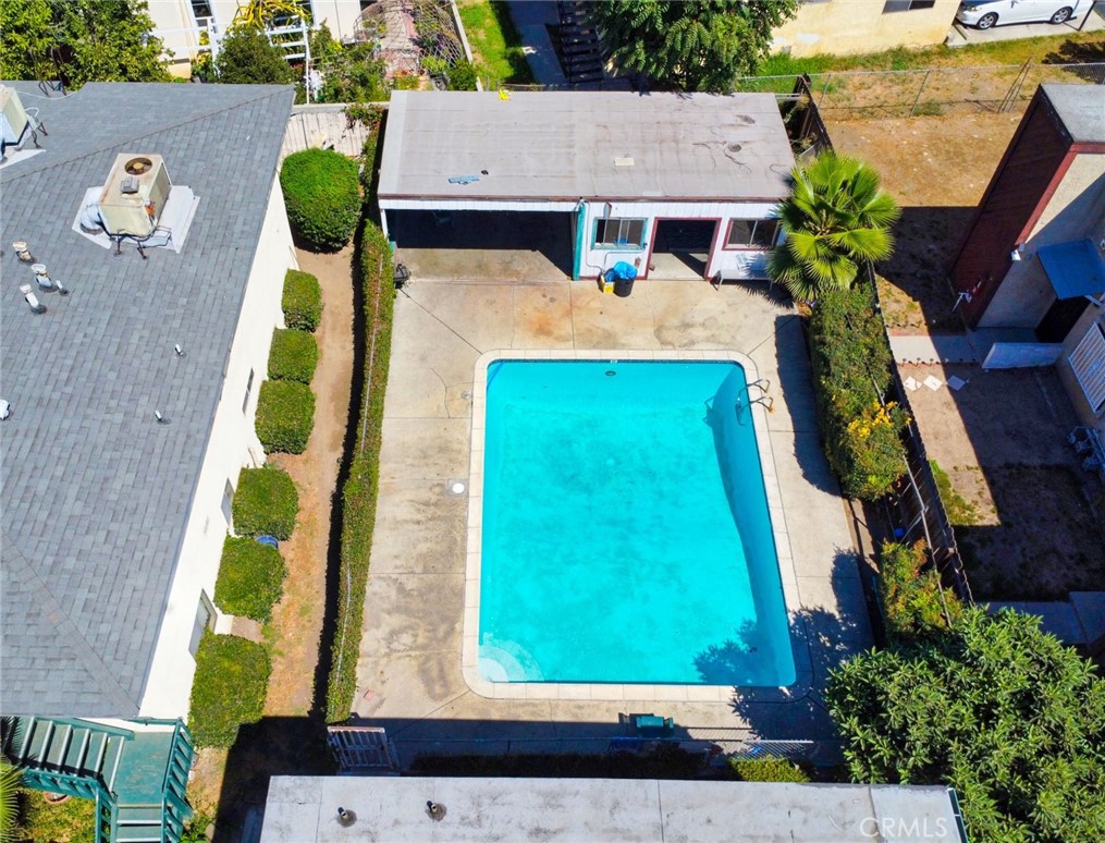 Prime El Monte Location! Nestled in one of the most desirable areas of El Monte, this beautiful condo offers both comfort and convenience.
Featuring two spacious bedrooms and two bathrooms( one bathroom inside master bedroom) spacious closet space, a bright kitchen with ample cabinetry and elegant countertops, and an open dining area filled with natural light. Step out onto your private balcony, perfect for outdoor relaxation.
Enjoy community amenities including a sparkling swimming pool. Conveniently located just minutes from shopping centers, restaurants, schools, and more. Move-in ready condition!