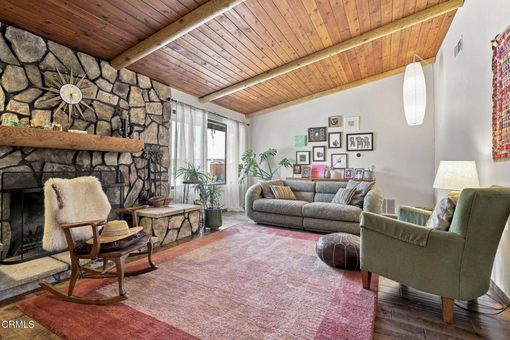 1121 Sunnyglenn Avenue