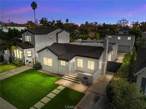 Photo of 422 S Sycamore Avenue, Los Angeles, CA 90036 (MLS # SR26181731)