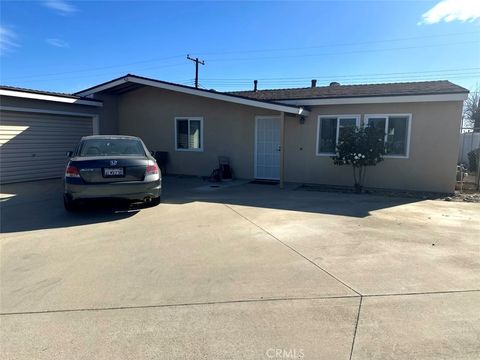 Photo of 329 Hawthorne ST, Rialto, CA 92376 (MLS # IV26150507)