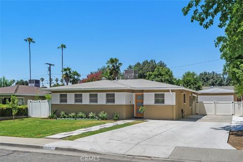 Photo of 3439 Mono Drive, Riverside, CA 92506 (MLS # IV26114493)