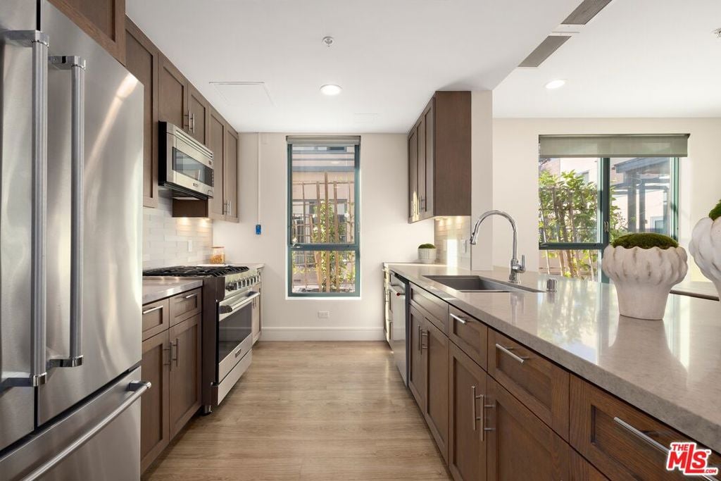 2300 Wilshire Boulevard 217